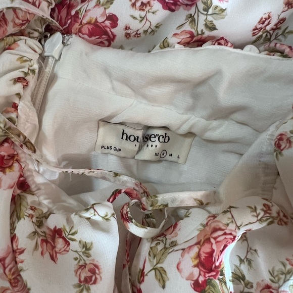 House of CB Princess Rose Print Mini Dress - Plus Cup - Picture 5 of 6